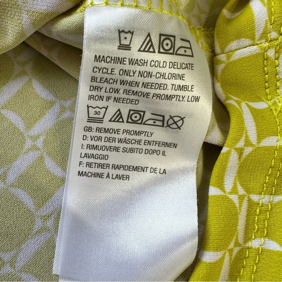 Susan Graver Short Sleeve Printed Blouse XL Yellow Geometric Liquid Knit Shirt - Picture 4 of 8